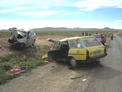 Deux véhicules se percutent à Mascara : 7 morts et un blessé