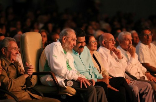 Fidel Castro fête ses 90 ans en s'habillant d'un survêtement aux couleurs d'Algérie (Vidéo)
