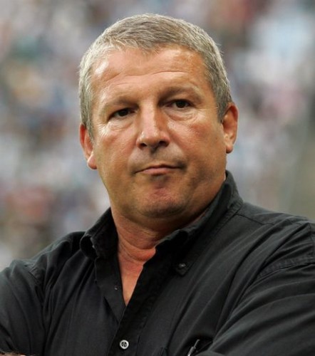 Équipe nationale : Courbis propose ses services à la FAF